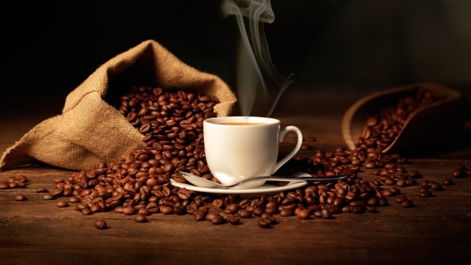 آدم در فال قهوه