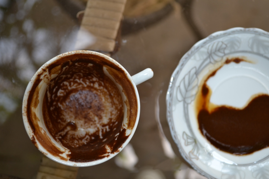 گوریل در فال قهوه