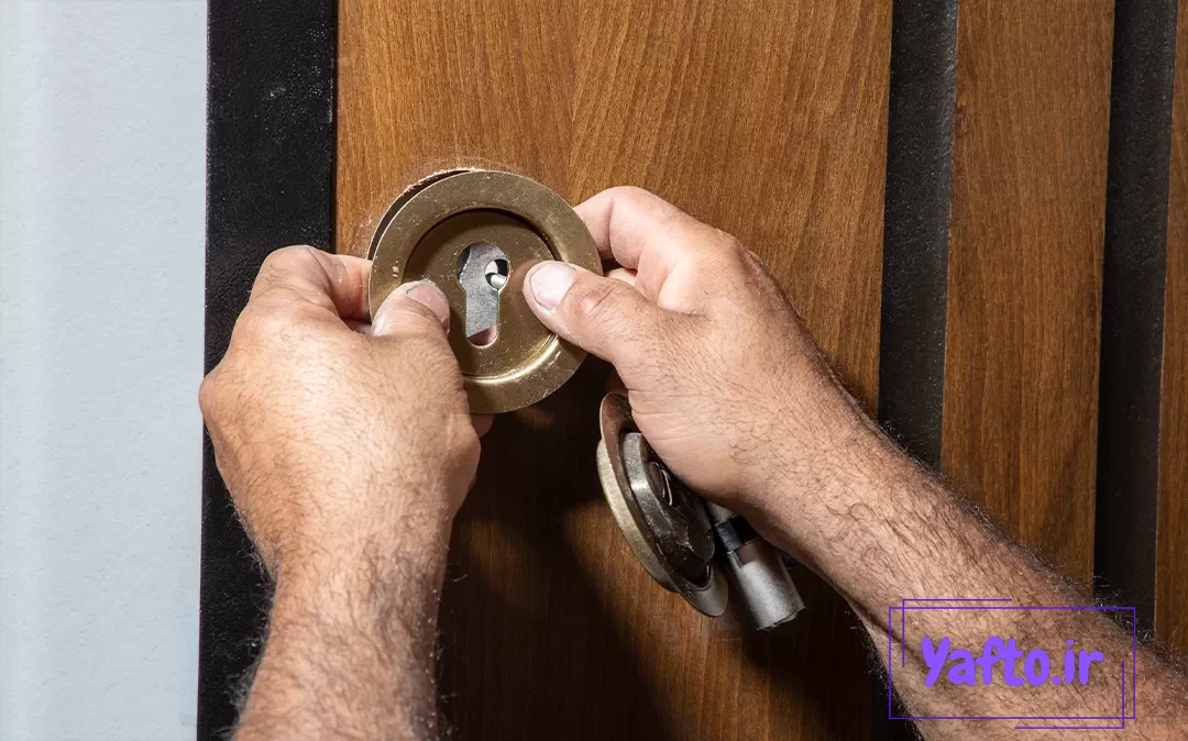 بسته توپی جدید خریداری برای جایگزینی با توپی قدیمی