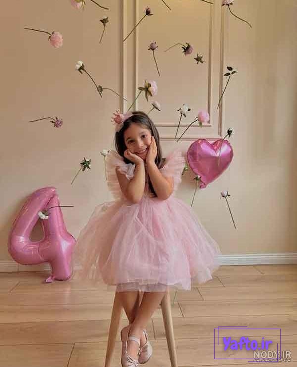 ژست عکس پاییزی کودکانه ژست عکس پاییزی کودکانه