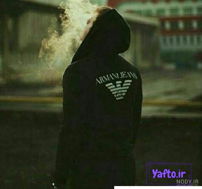 یک عکس پروفایل غمگین پسرانه یک عکس پروفایل غمگین پسرانه
