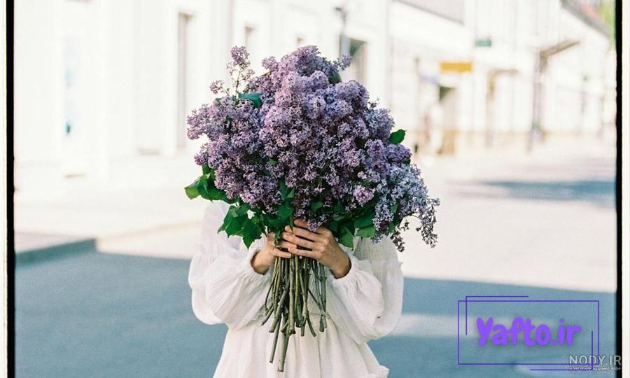 ۴۰ ژست عکس با گل با فیگورهای جذاب و خاص ۴۰ ژست عکس با گل با فیگورهای جذاب و خاص
